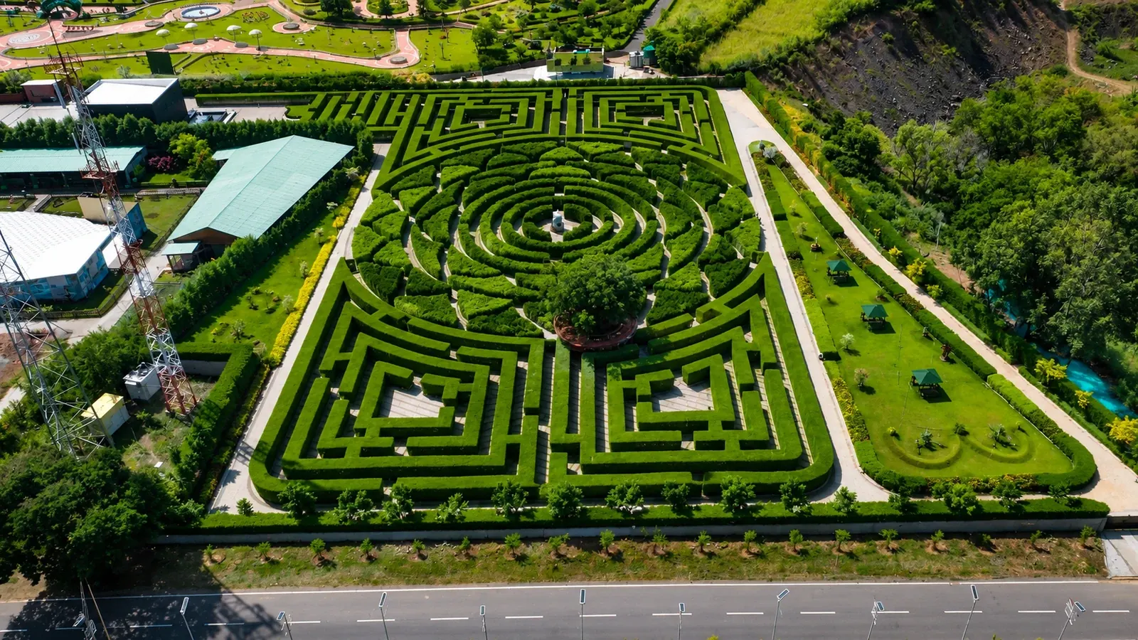 maze garden
