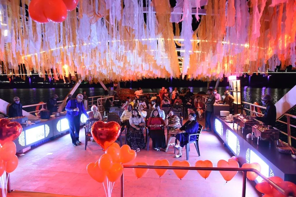 Ekta Dinner Cruise — photo 2