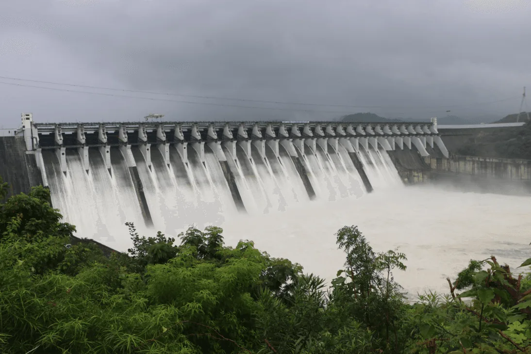 Sardar Sarovar Dam Yacht Ride — photo 2